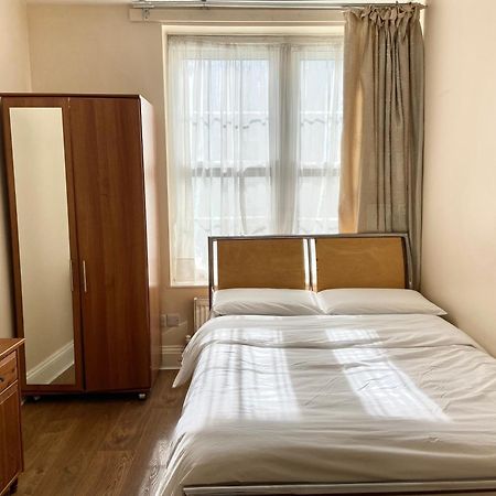 Separate Rooms By The Thames 伦敦 外观 照片
