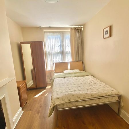 Separate Rooms By The Thames 伦敦 外观 照片