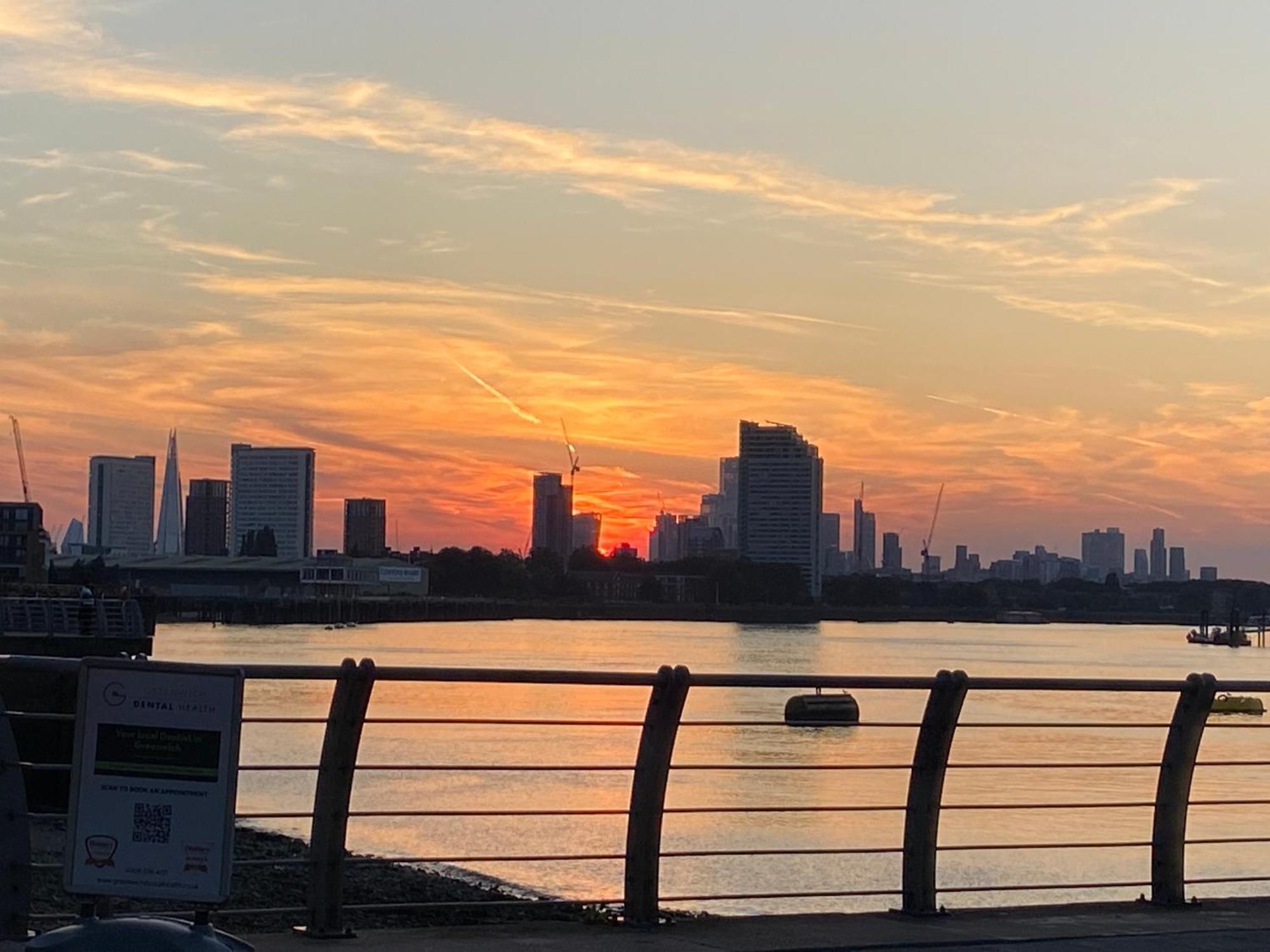 Separate Rooms By The Thames 伦敦 外观 照片